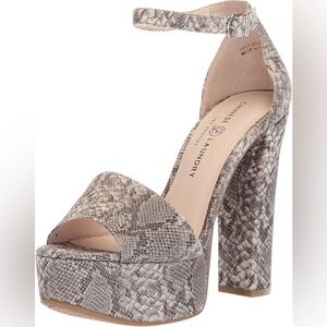 Chinese Laundry Gray Snake Print Platform Heels